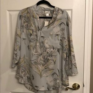 Great and pale pink flowered blouse